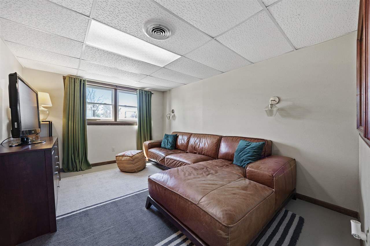 3272 Coral Avenue NE Solon IA 52333