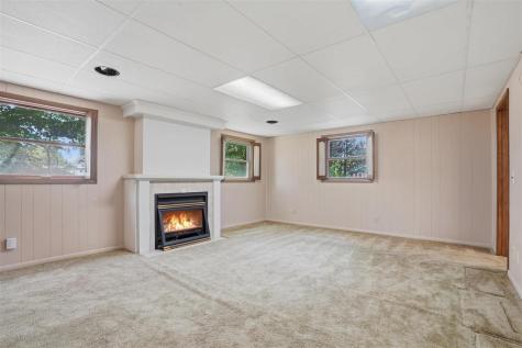 406 E Lafayette Avenue Keota IA 52248