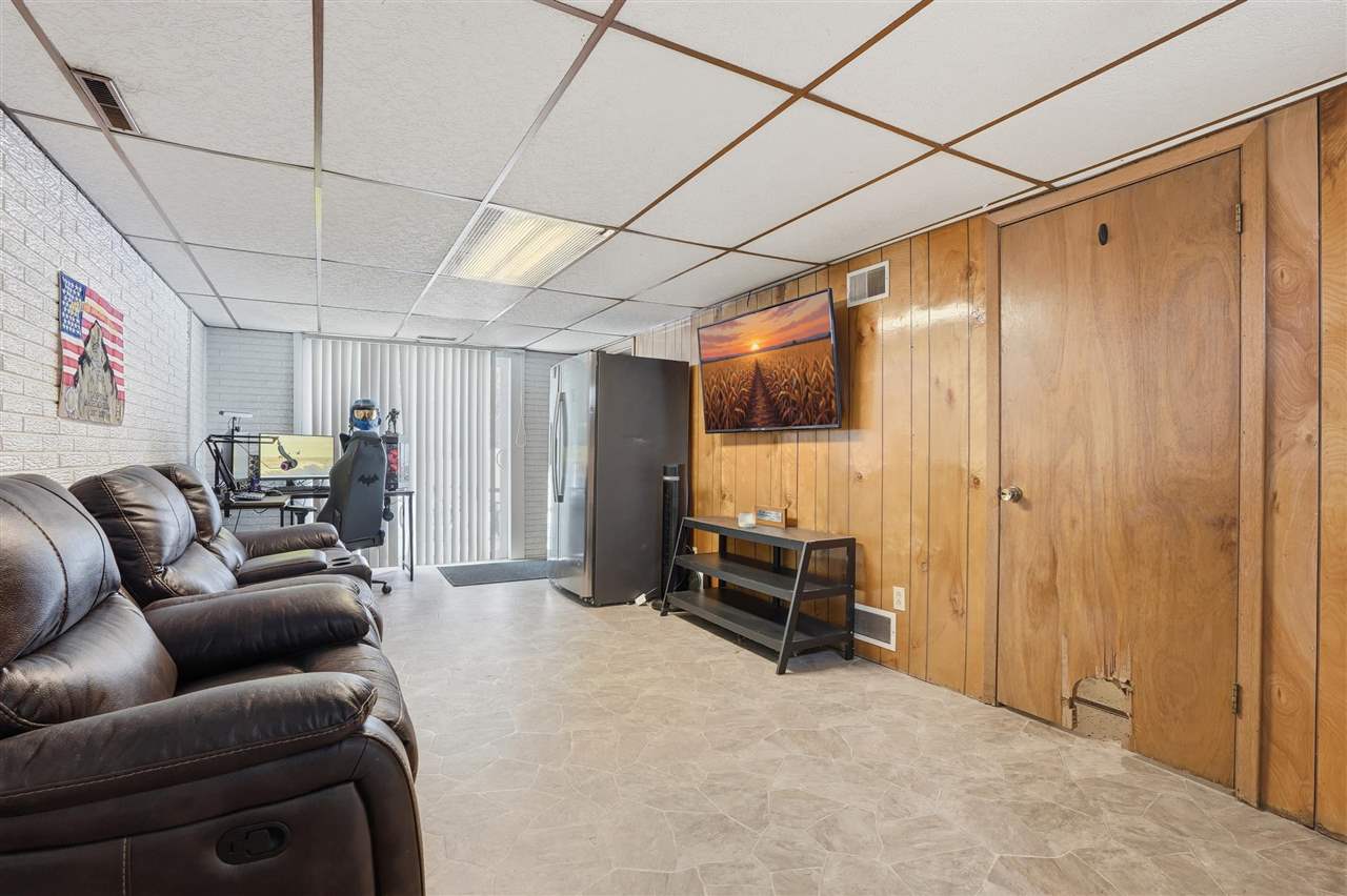 1627 S Iowa Avenue Washington IA 52353