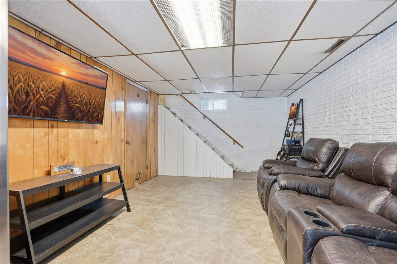 1627 S Iowa Avenue Washington IA 52353