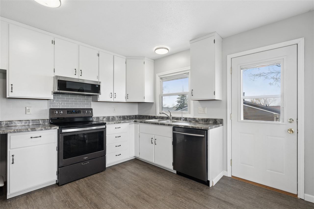 6016 Sharon Lane NW Cedar Rapids IA 52405