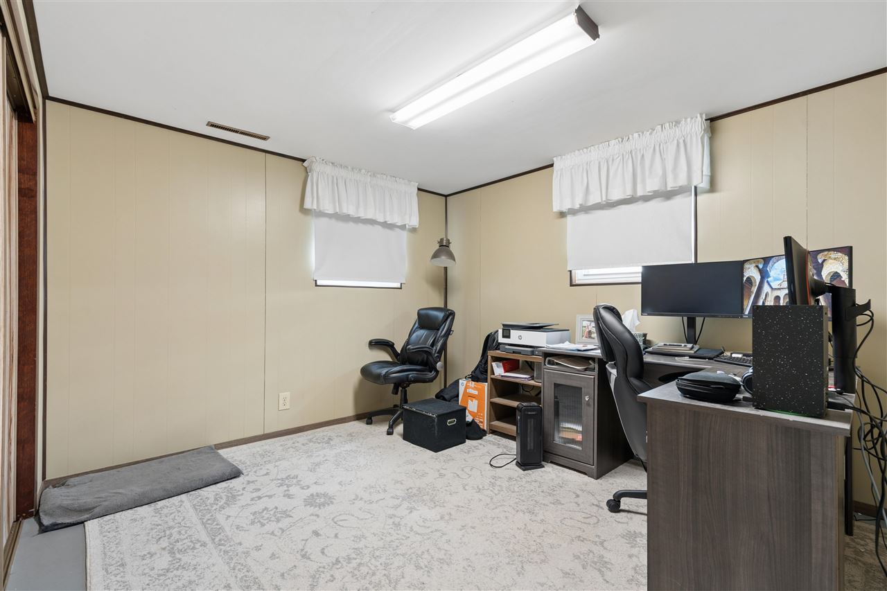 6016 Sharon Lane NW Cedar Rapids IA 52405