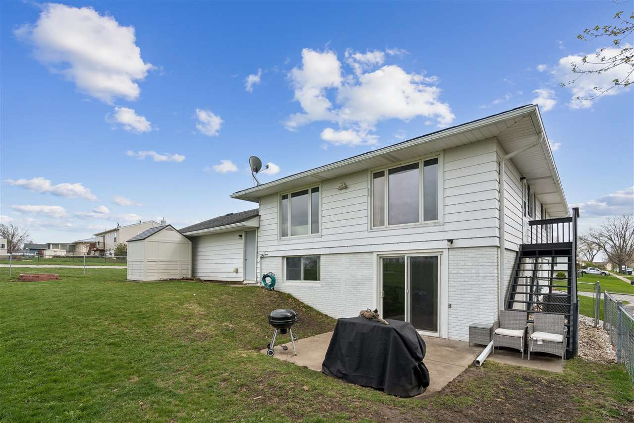 6016 Sharon Lane NW Cedar Rapids IA 52405
