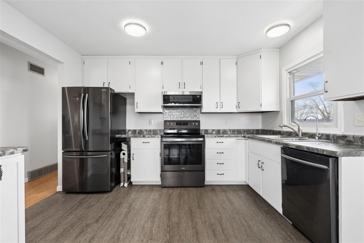 6016 Sharon Lane NW Cedar Rapids IA 52405