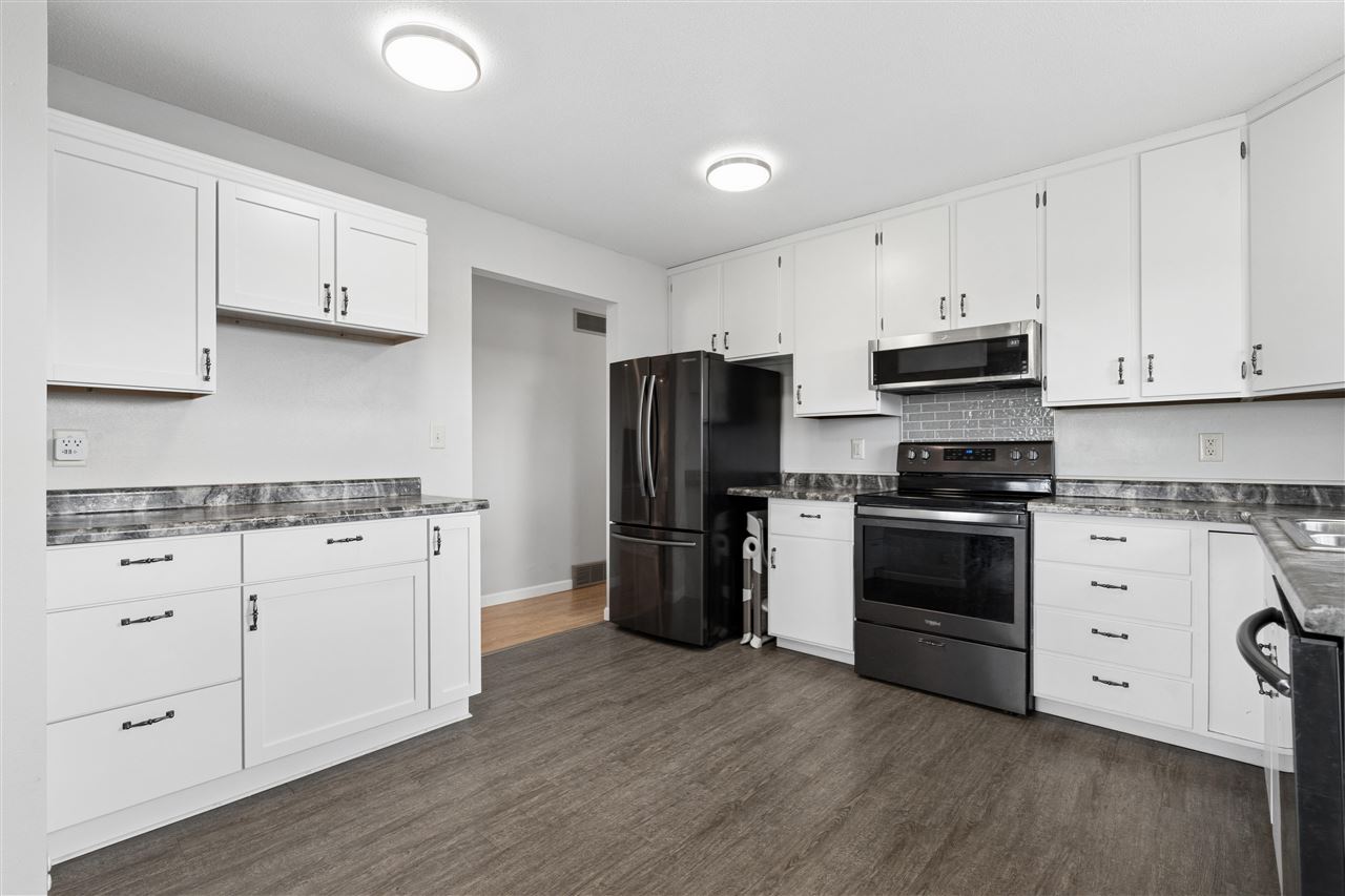 6016 Sharon Lane NW Cedar Rapids IA 52405