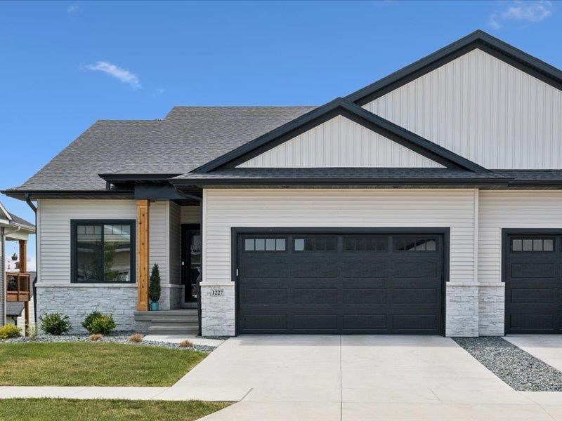 1227 Berkshire Lane North Liberty IA 52317