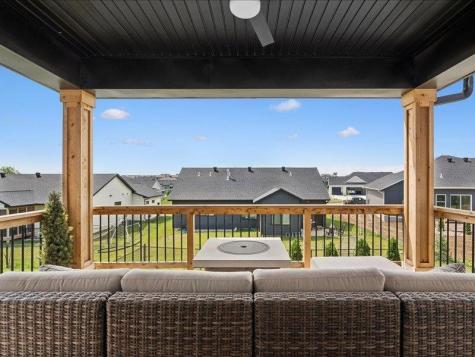1227 Berkshire Lane North Liberty IA 52317