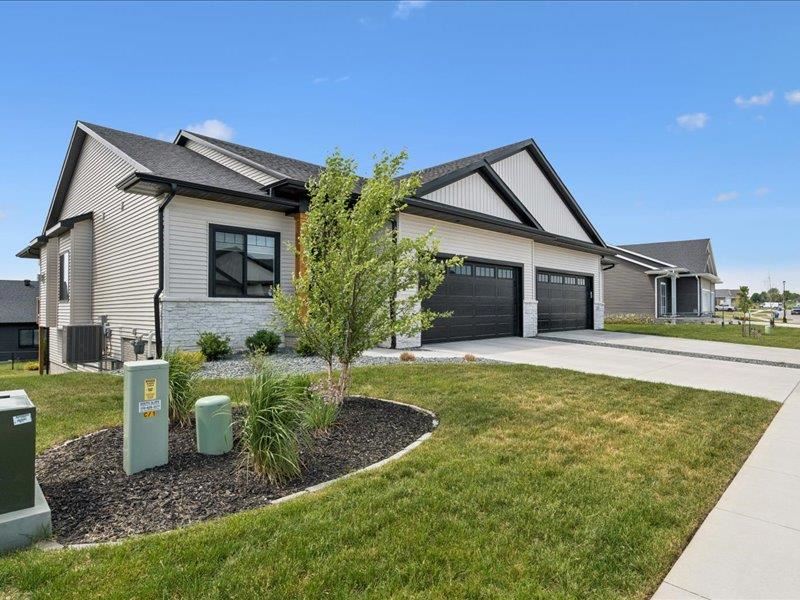 1227 Berkshire Lane North Liberty IA 52317