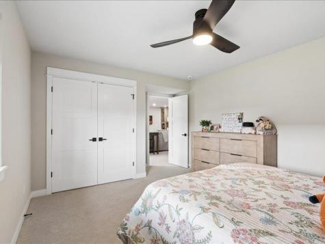 1227 Berkshire Lane North Liberty IA 52317