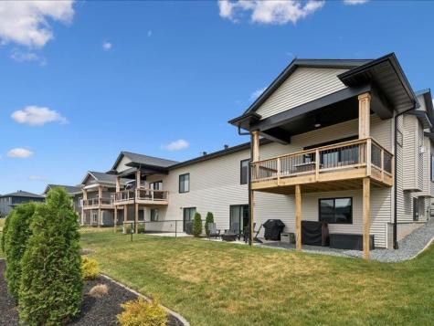 1227 Berkshire Lane North Liberty IA 52317