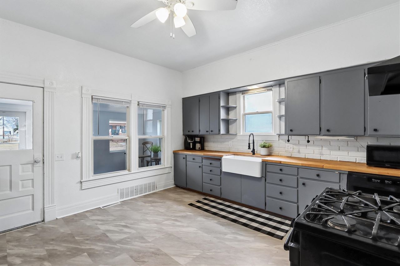 278 W Pine Street Marengo IA 52301