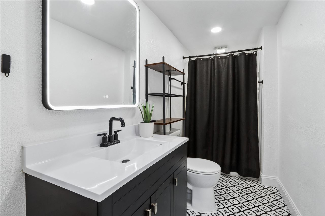 278 W Pine Street Marengo IA 52301