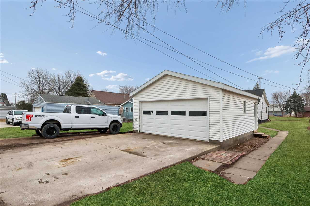 278 W Pine Street Marengo IA 52301
