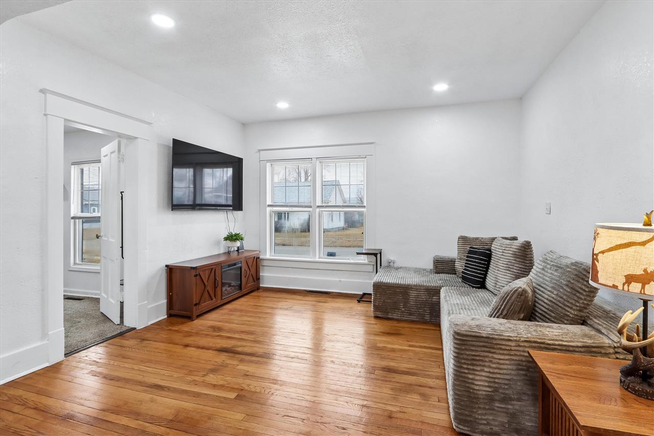 278 W Pine Street Marengo IA 52301
