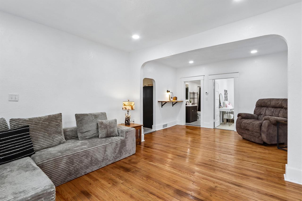278 W Pine Street Marengo IA 52301