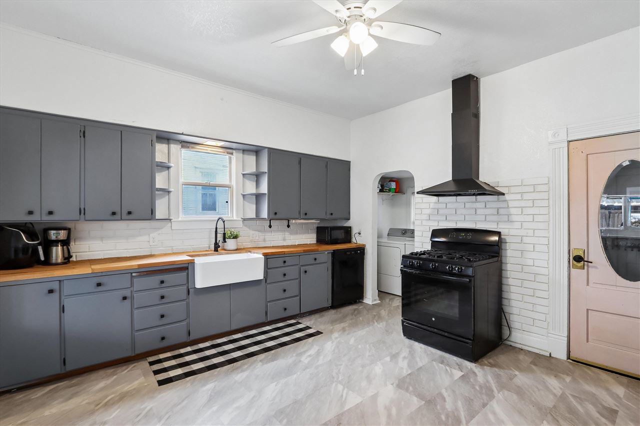 278 W Pine Street Marengo IA 52301