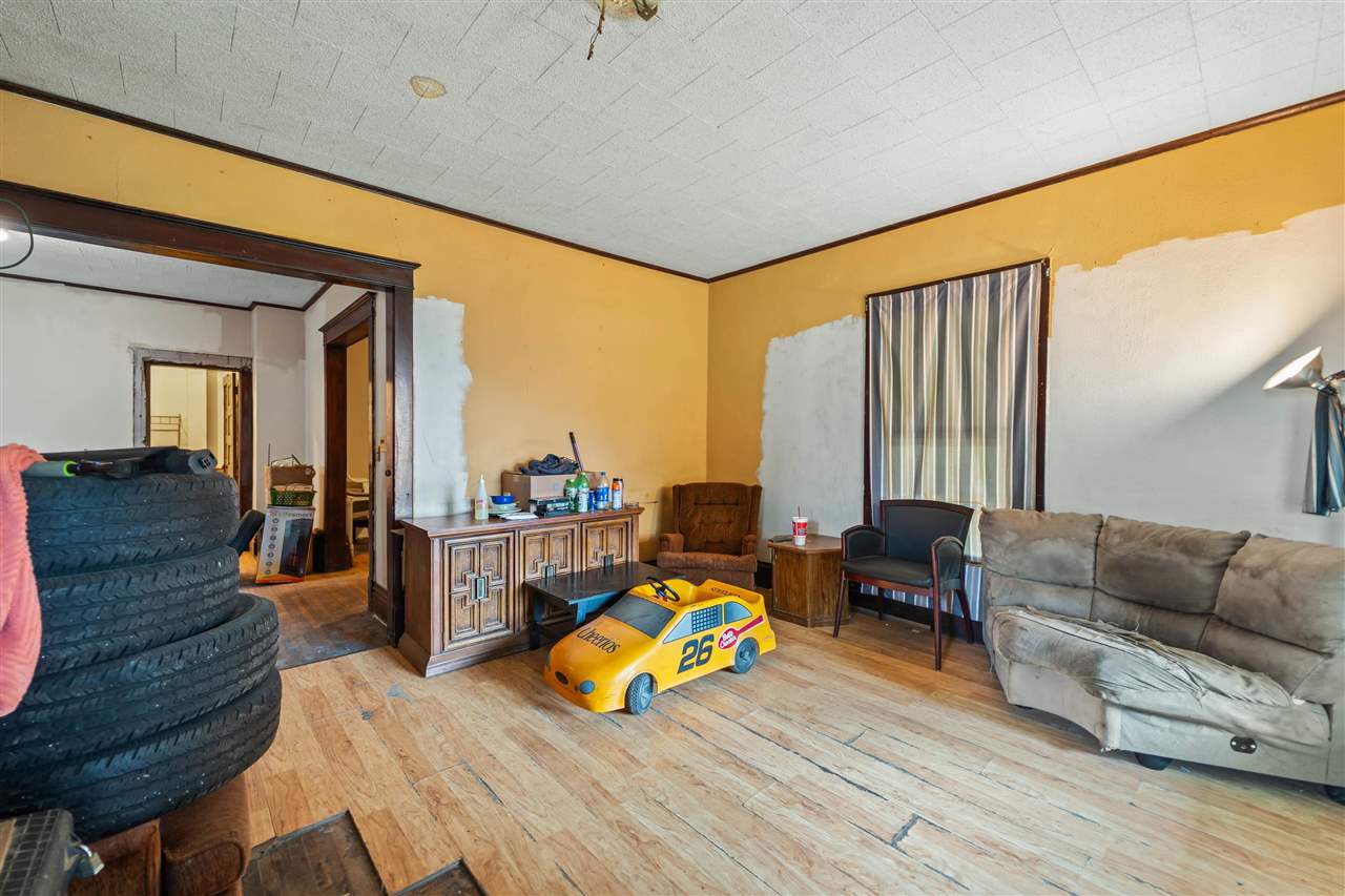 715 SW 1st Street IA 50525