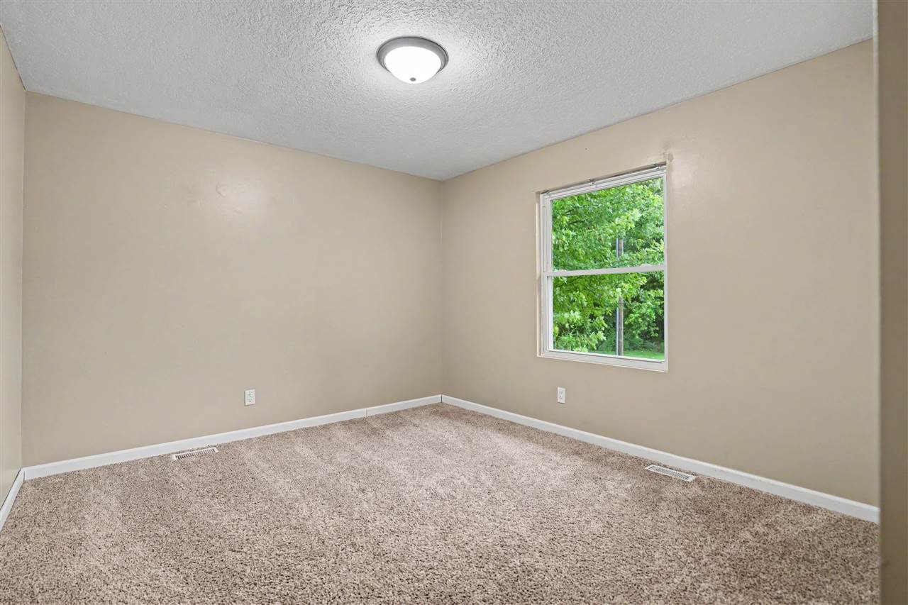 5703 N Linwood Avenue Davenport IA 52806