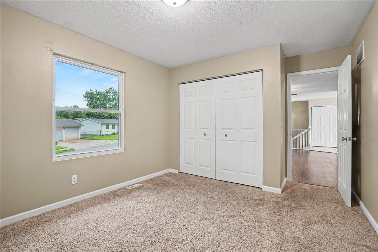 5703 N Linwood Avenue Davenport IA 52806