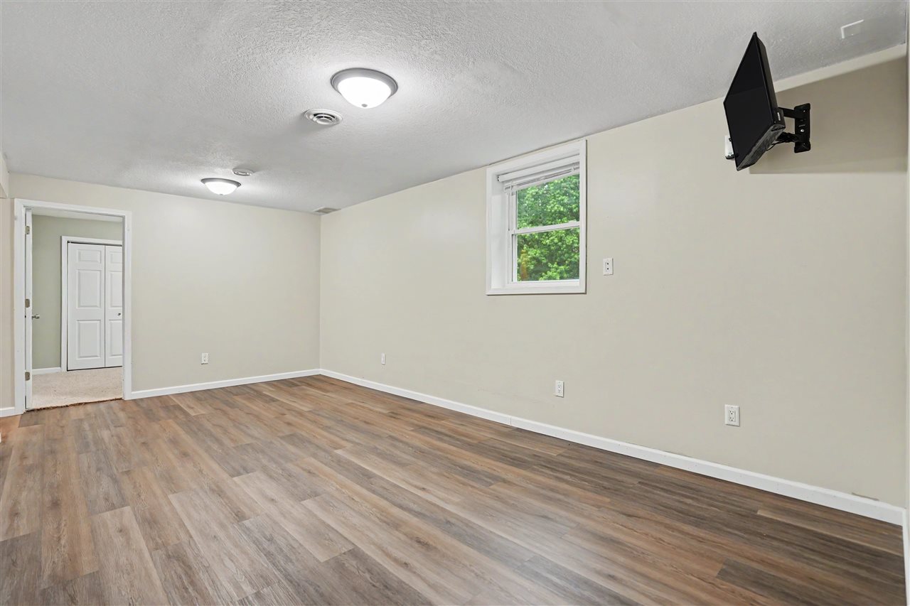 5703 N Linwood Avenue Davenport IA 52806