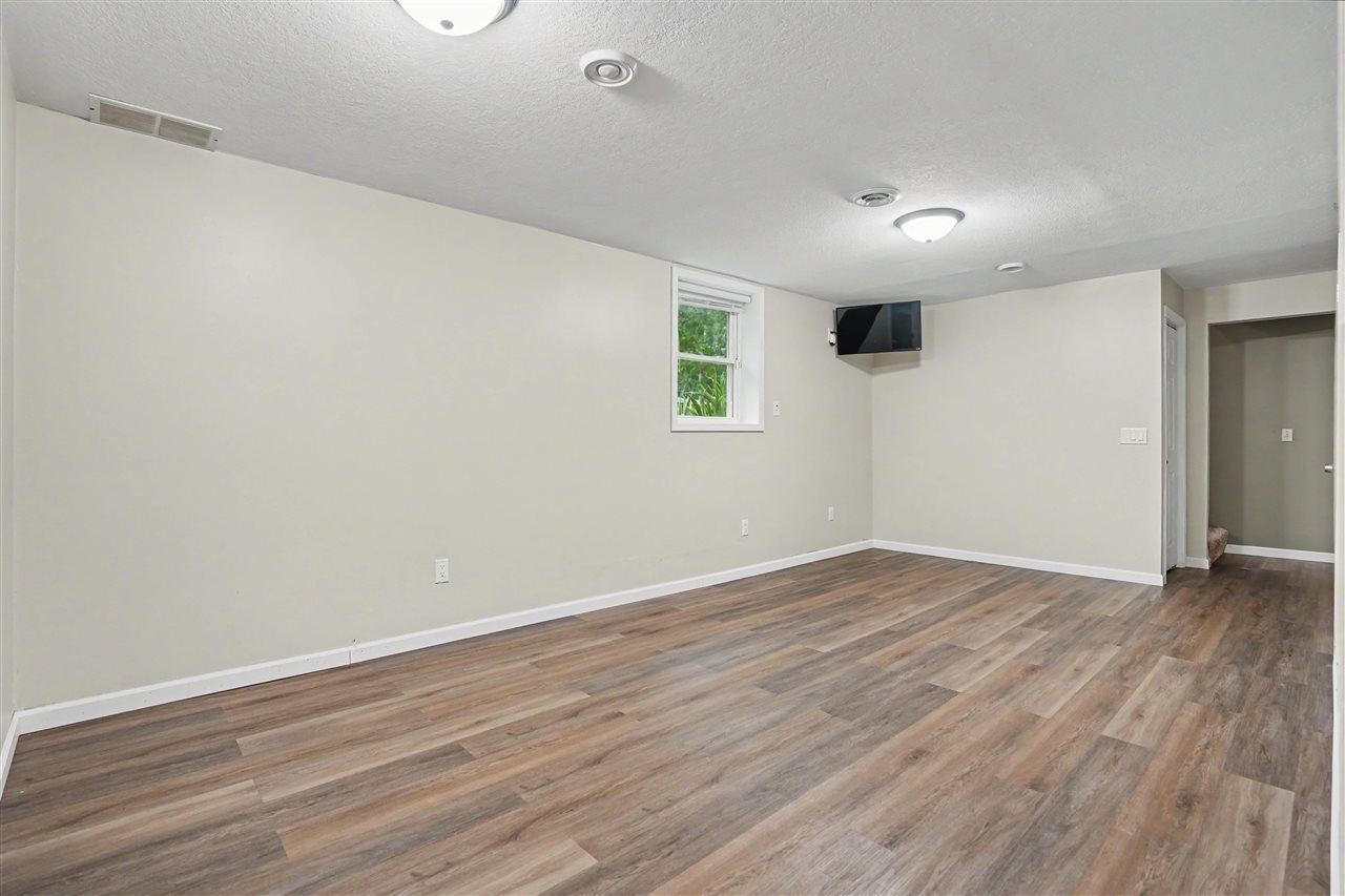 5703 N Linwood Avenue Davenport IA 52806
