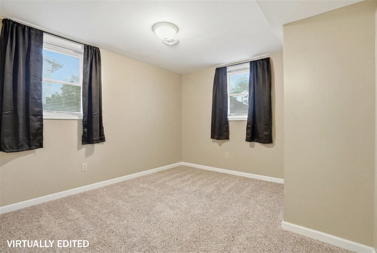 5703 N Linwood Avenue Davenport IA 52806