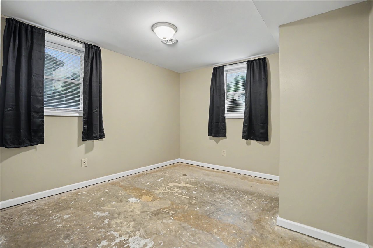 5703 N Linwood Avenue Davenport IA 52806