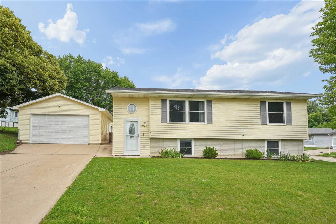 5703 N Linwood Avenue Davenport IA 52806