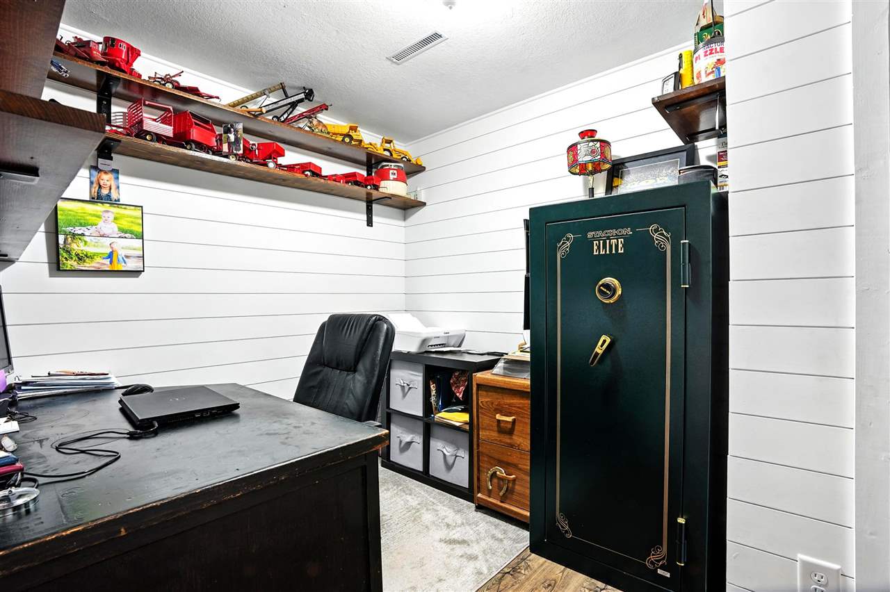 3056 Underwood Avenue Crawfordsville IA 52621