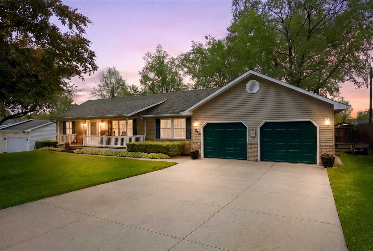 314 Sycamore Street Riverside IA 52327