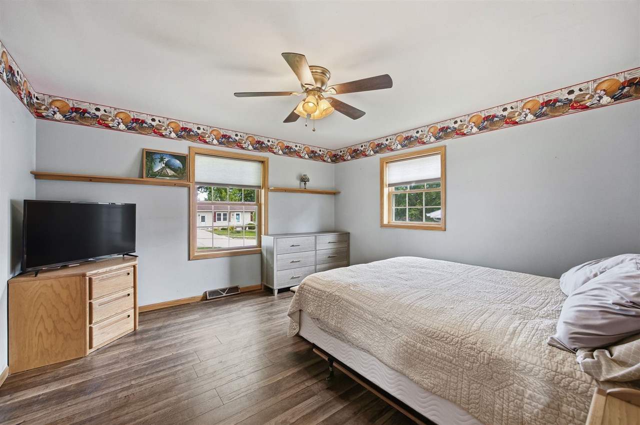 314 Sycamore Street Riverside IA 52327