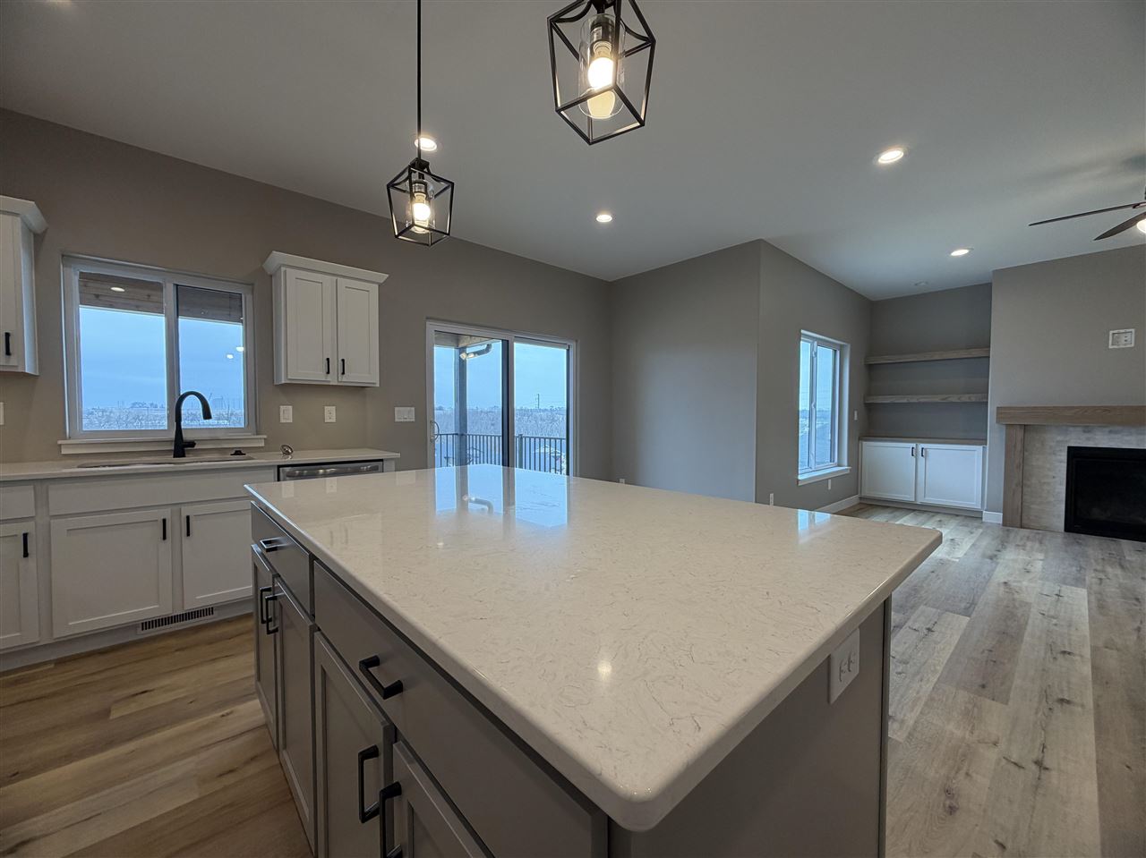 1306 E Gable Way Tiffin IA 52340