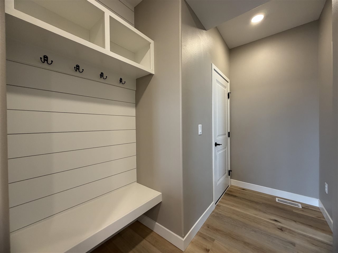 1306 E Gable Way Tiffin IA 52340