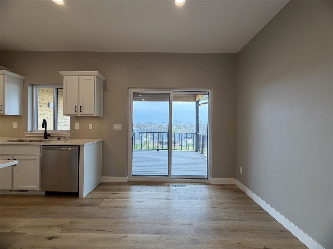 1306 E Gable Way Tiffin IA 52340