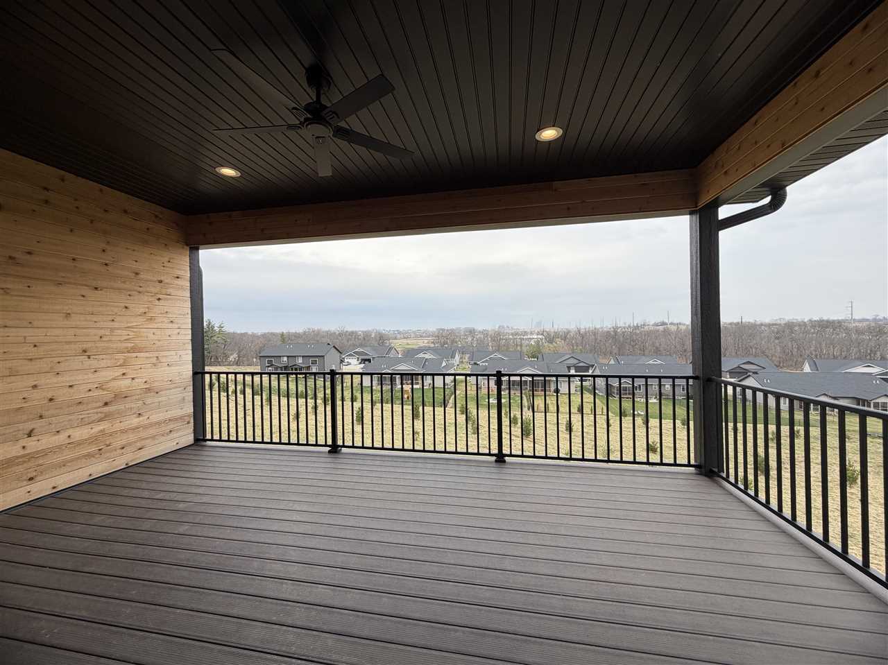 1306 E Gable Way Tiffin IA 52340