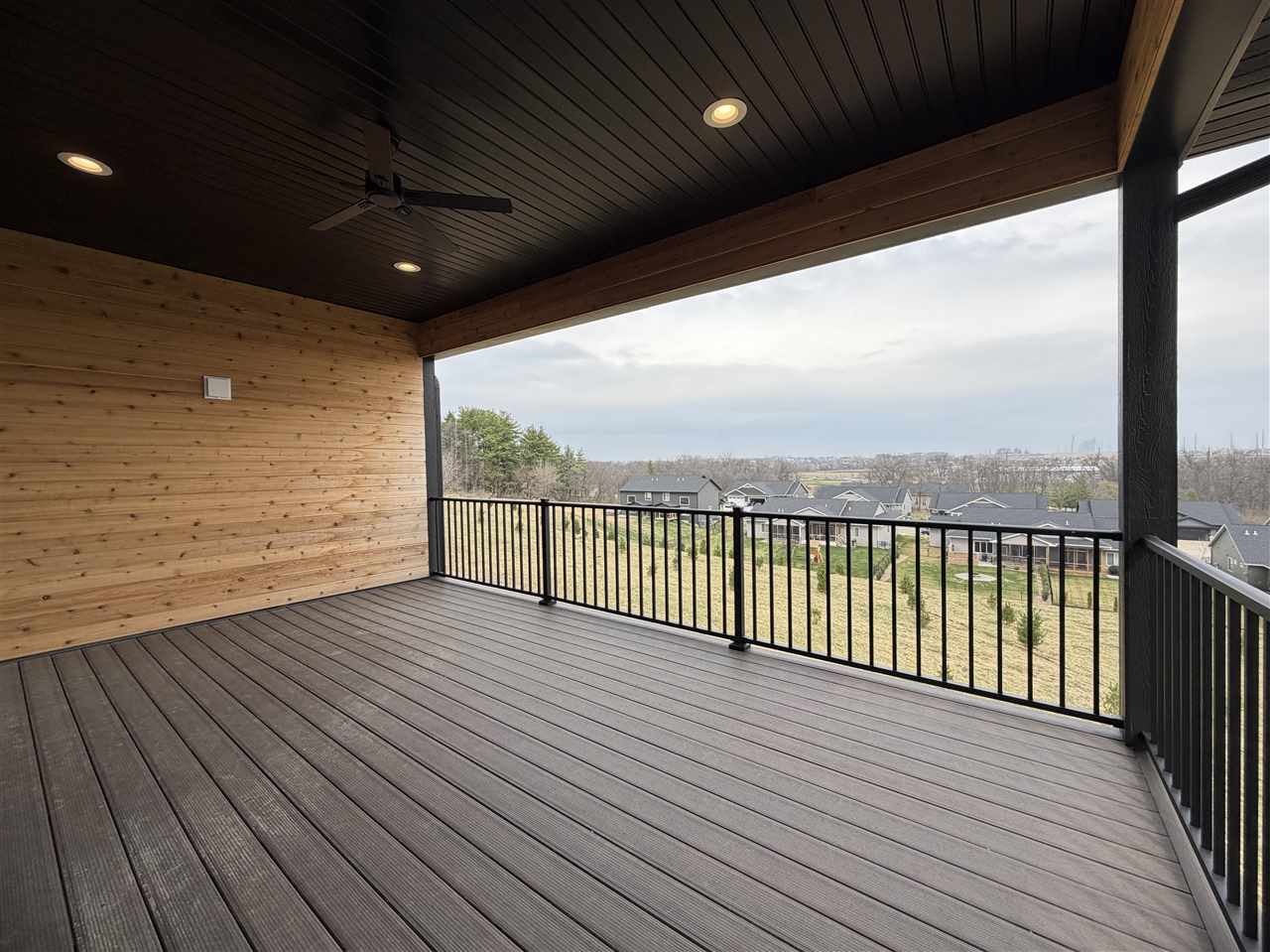 1306 E Gable Way Tiffin IA 52340