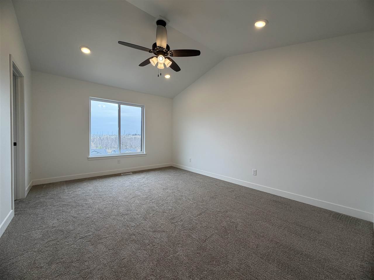 1306 E Gable Way Tiffin IA 52340