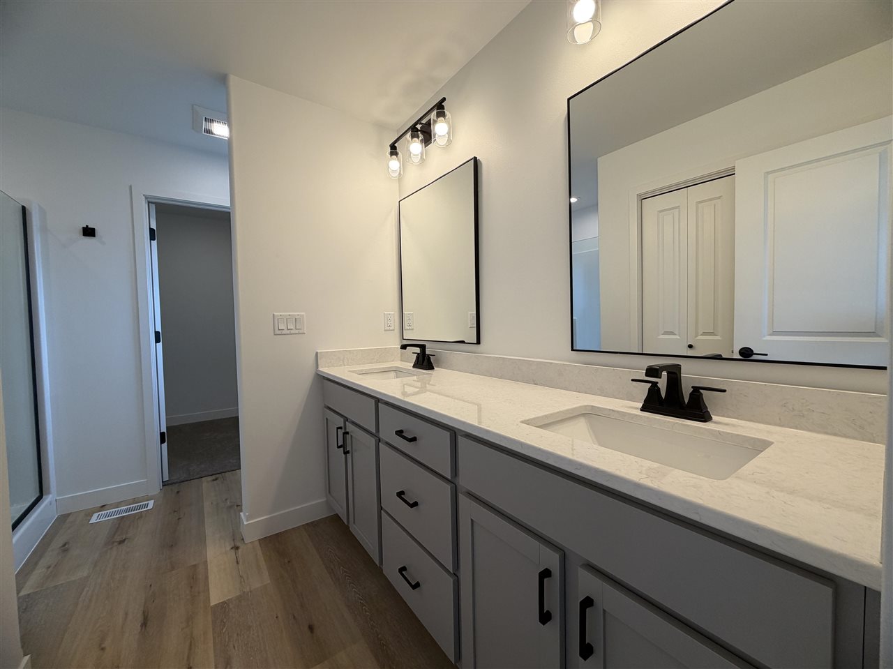 1306 E Gable Way Tiffin IA 52340