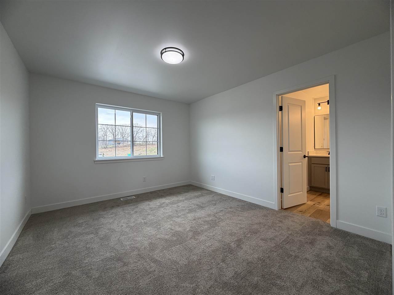 1306 E Gable Way Tiffin IA 52340
