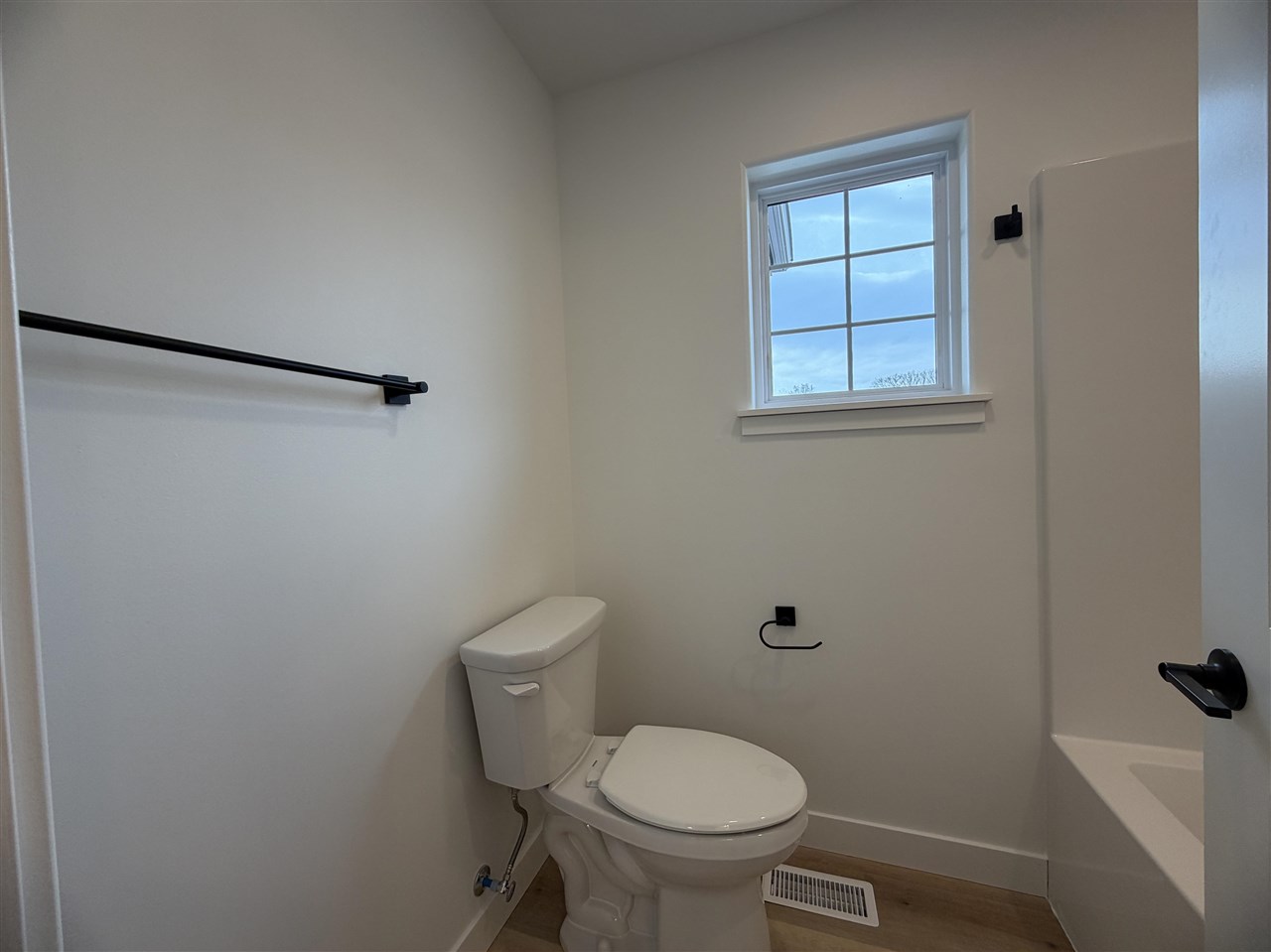 1306 E Gable Way Tiffin IA 52340