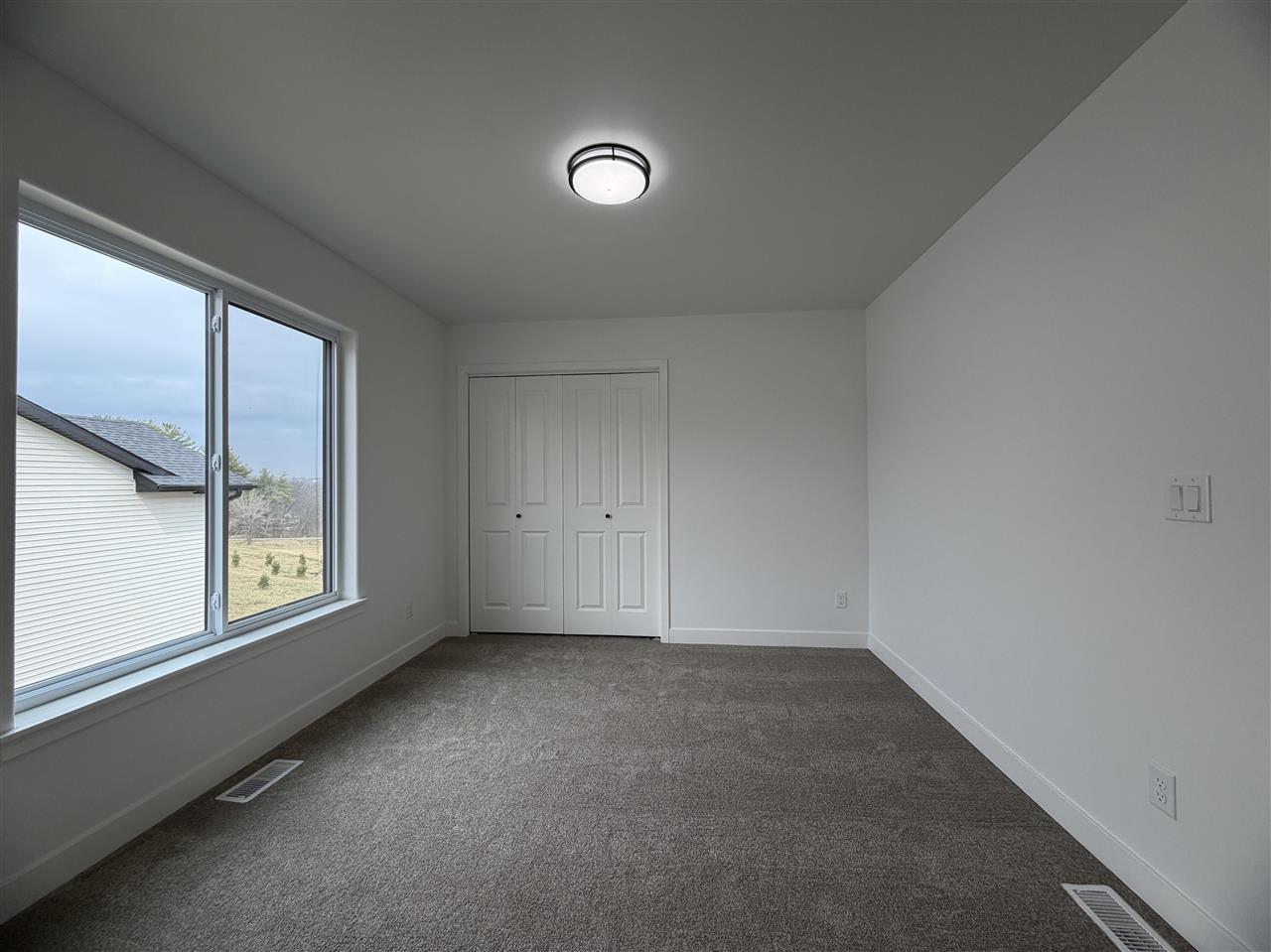 1306 E Gable Way Tiffin IA 52340