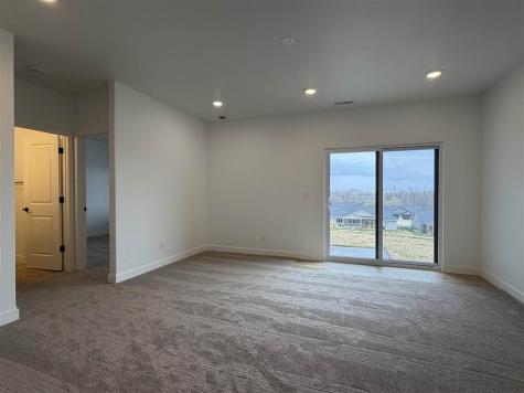 1306 E Gable Way Tiffin IA 52340