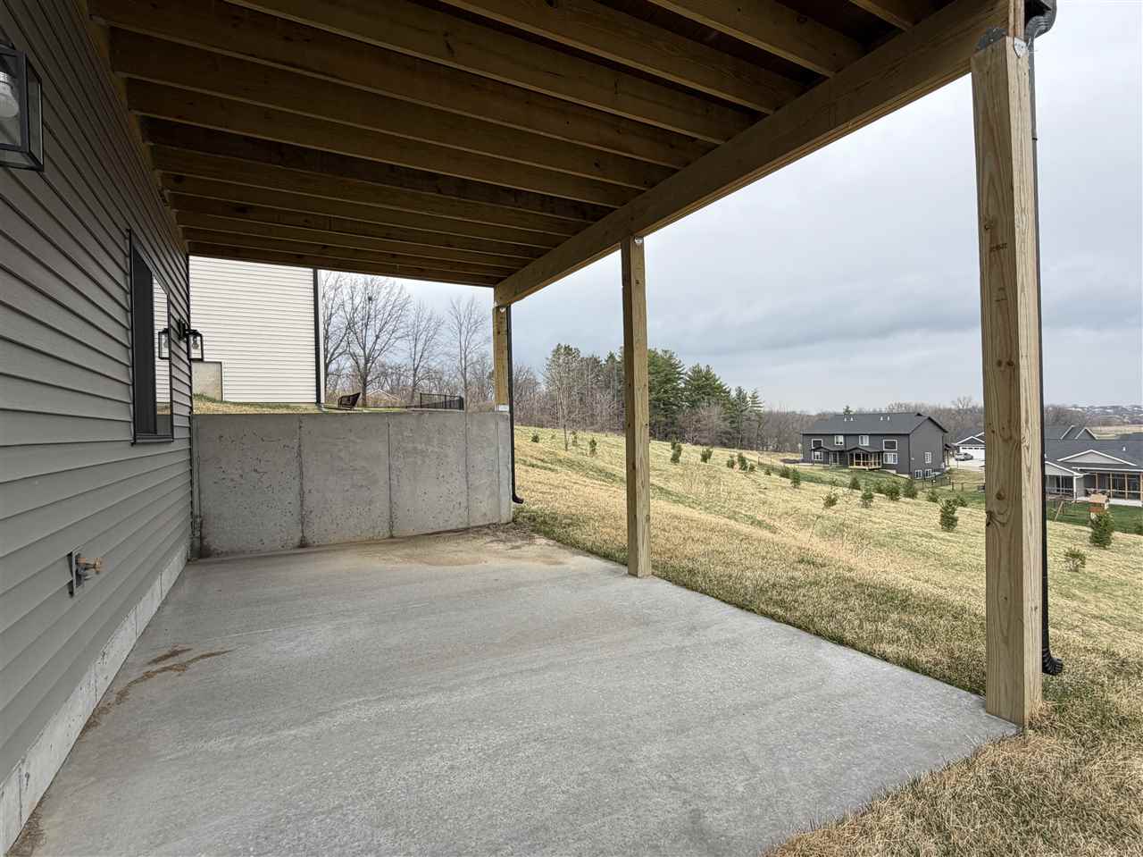 1306 E Gable Way Tiffin IA 52340