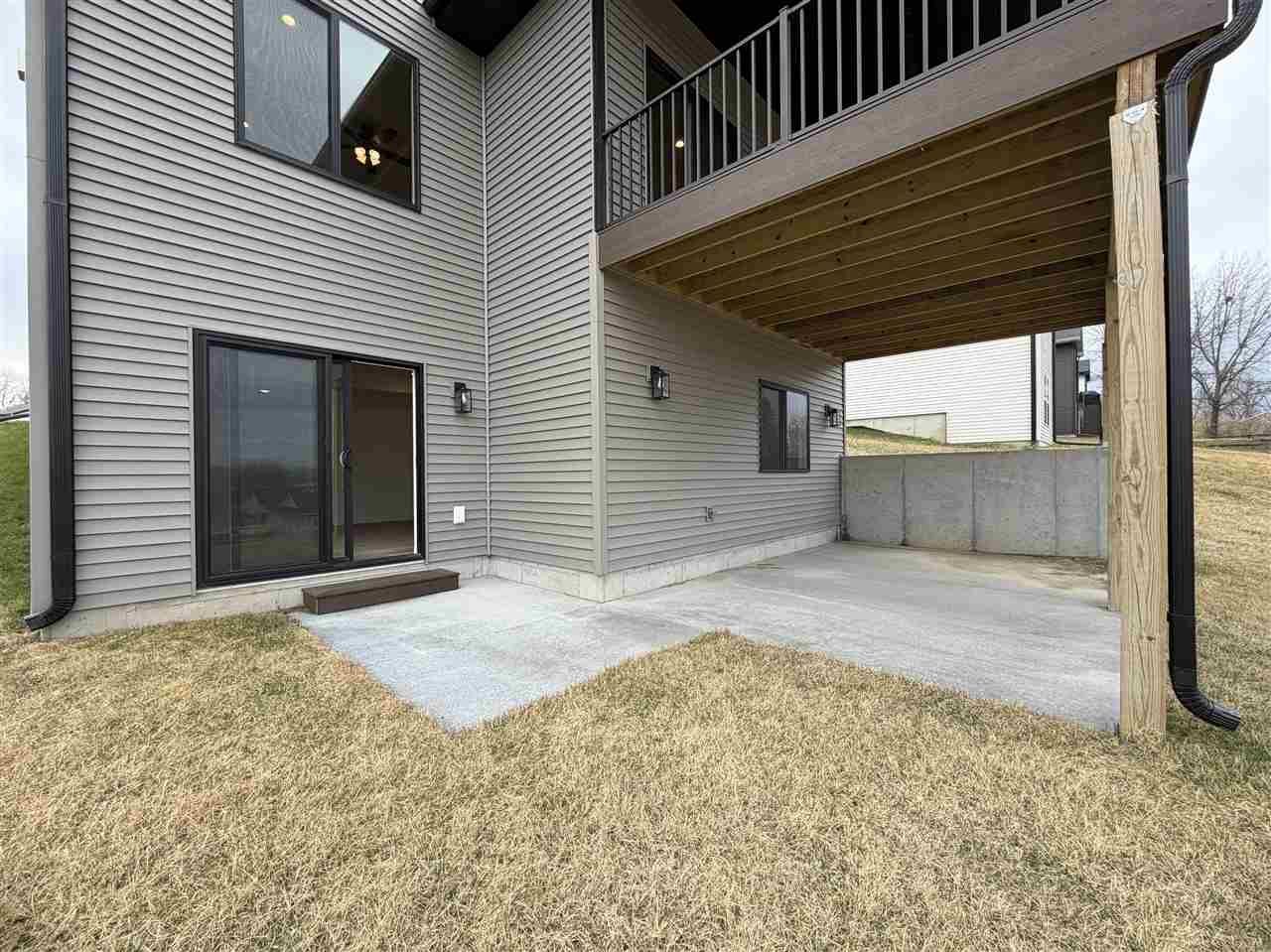 1306 E Gable Way Tiffin IA 52340