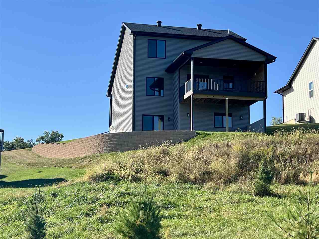 1306 E Gable Way Tiffin IA 52340