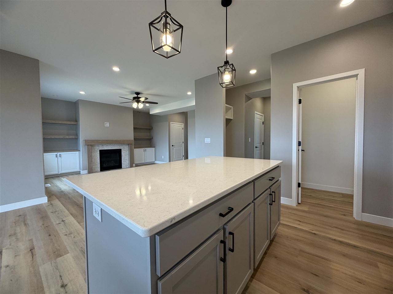 1306 E Gable Way Tiffin IA 52340
