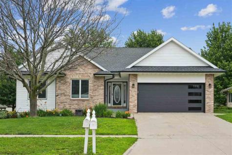 402 Windsor Drive Solon IA 52333