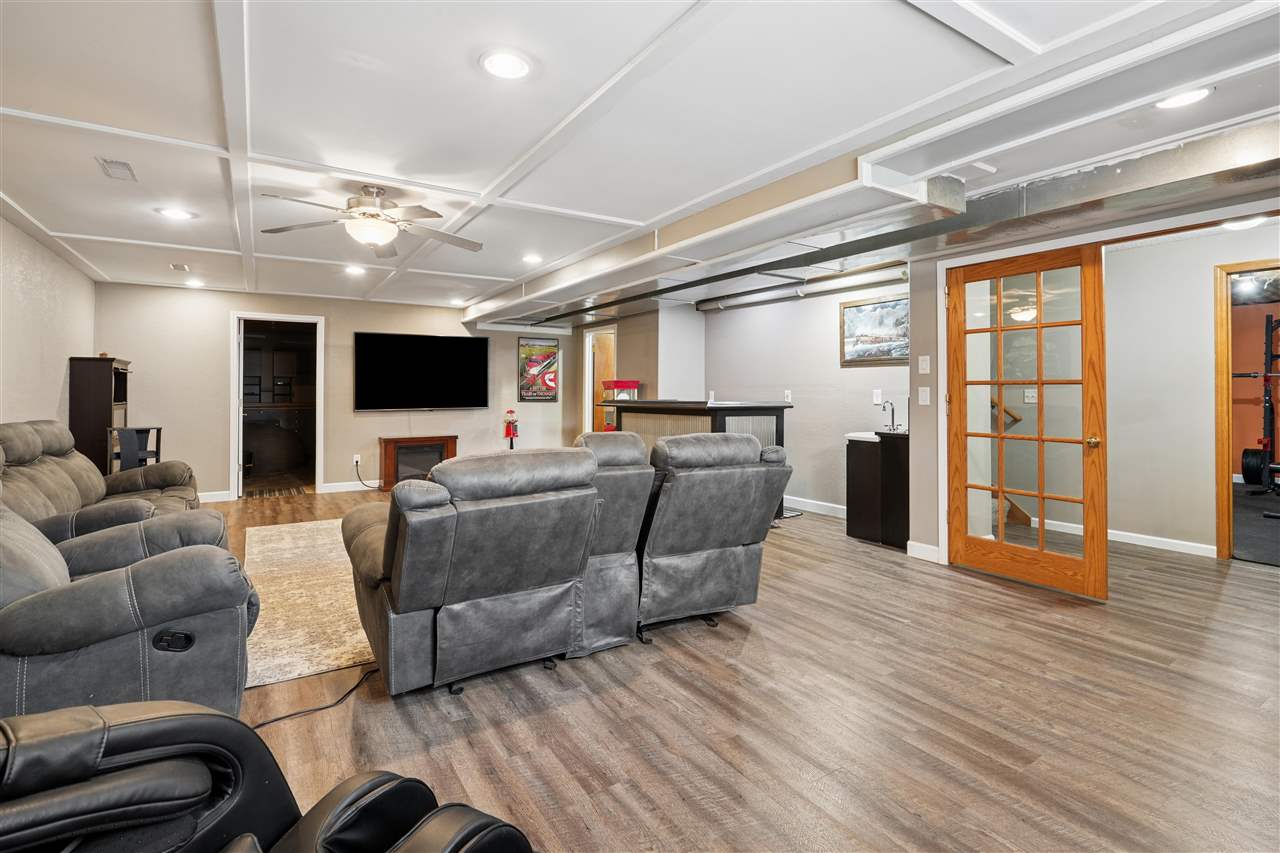 402 Windsor Drive Solon IA 52333