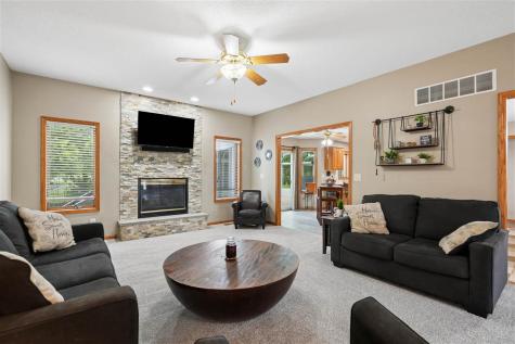 402 Windsor Drive Solon IA 52333