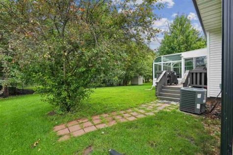 402 Windsor Drive Solon IA 52333